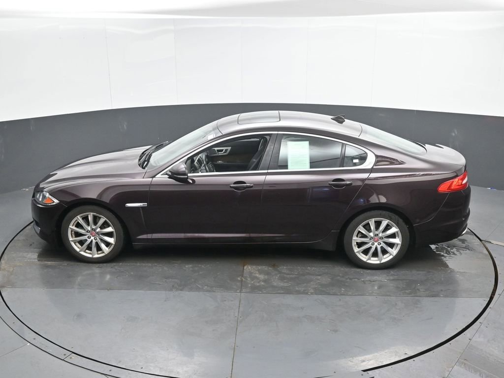 Used 2015 Jaguar XF Premium image 34