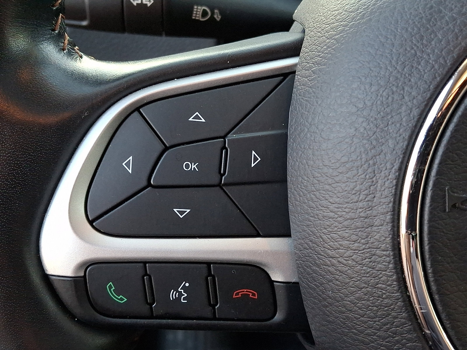 Used 2021 Jeep Compass Limited w/ Sun and Sound Group AWD/4WD image 24
