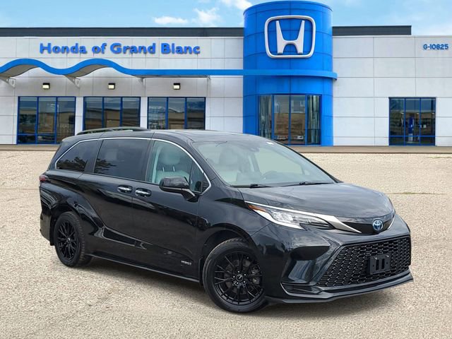 Used 2021 Toyota Sienna LE FWD image 1