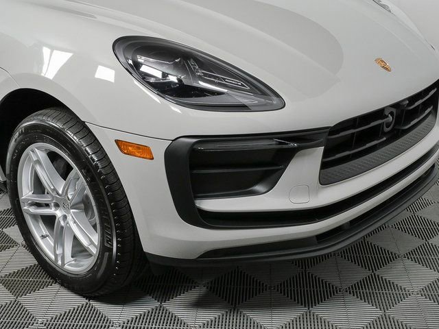 New 2026 Porsche Macan image 37