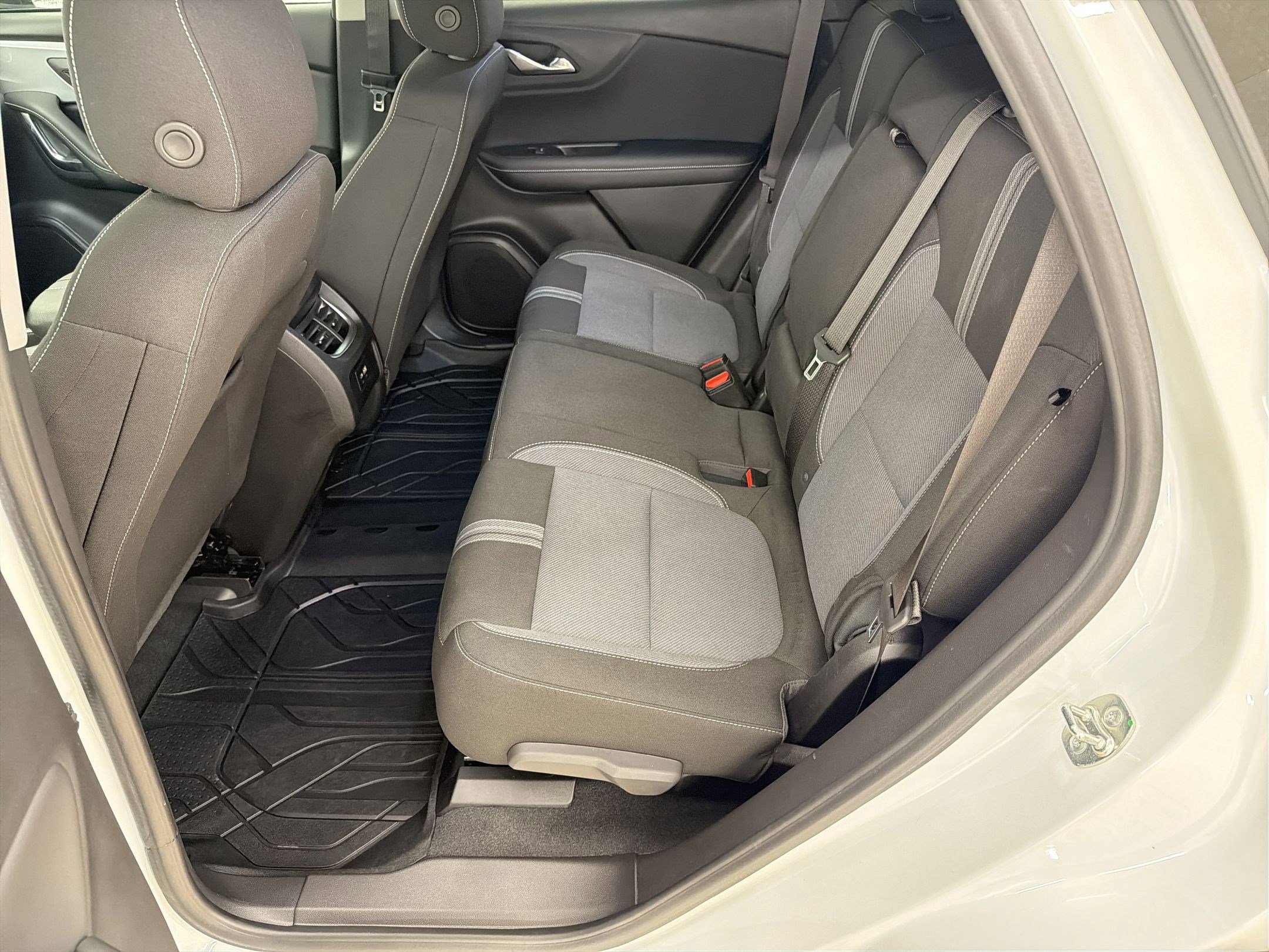 Used 2023 Chevrolet Blazer LT image 14