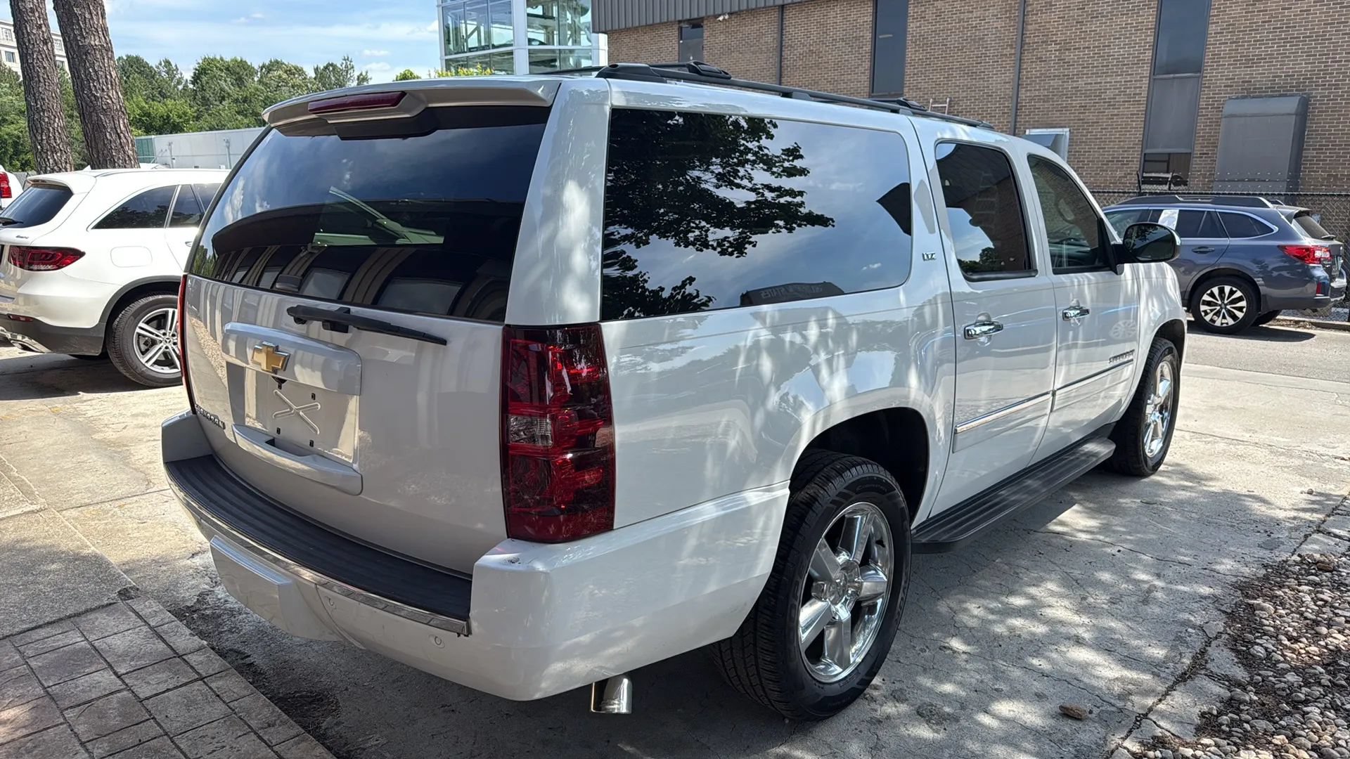 Used 2014 Chevrolet Suburban LTZ AWD/4WD image 5