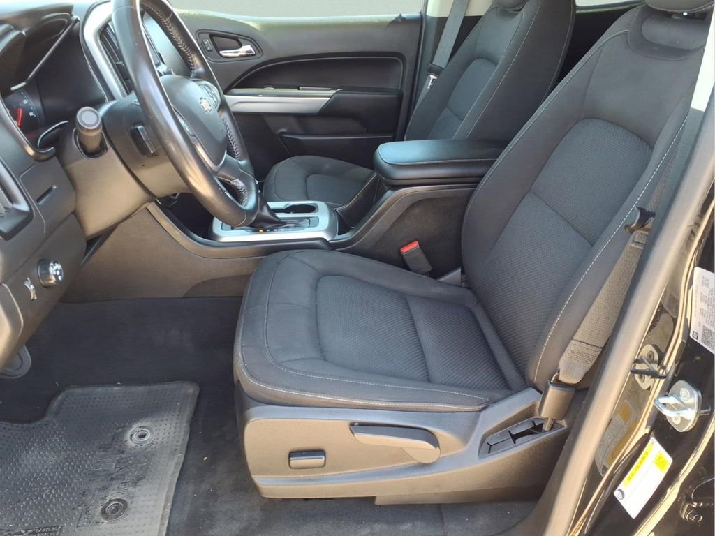 Used 2022 Chevrolet Colorado LT w/ LT Convenience Package image 11