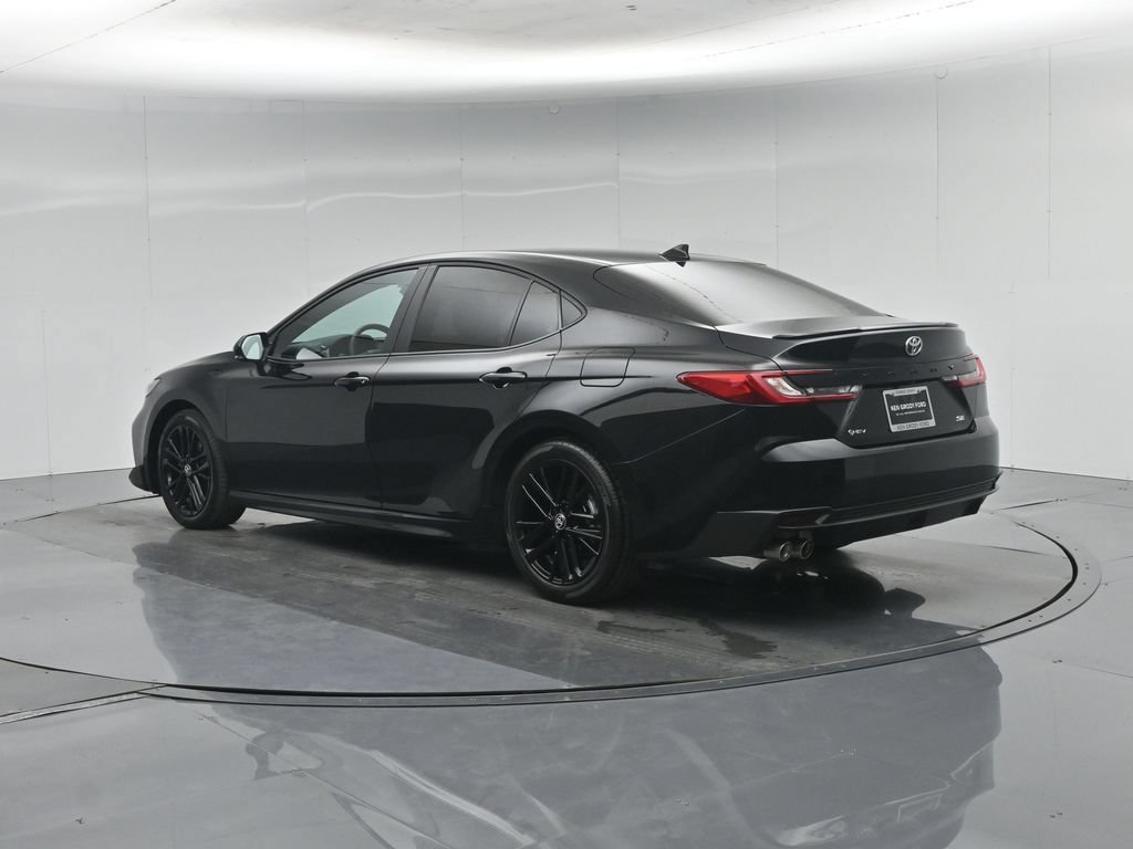 Used 2026 Toyota Camry SE FWD image 7