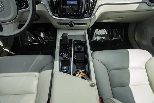 Certified 2024 Volvo S60 B5 Plus AWD/4WD image 28