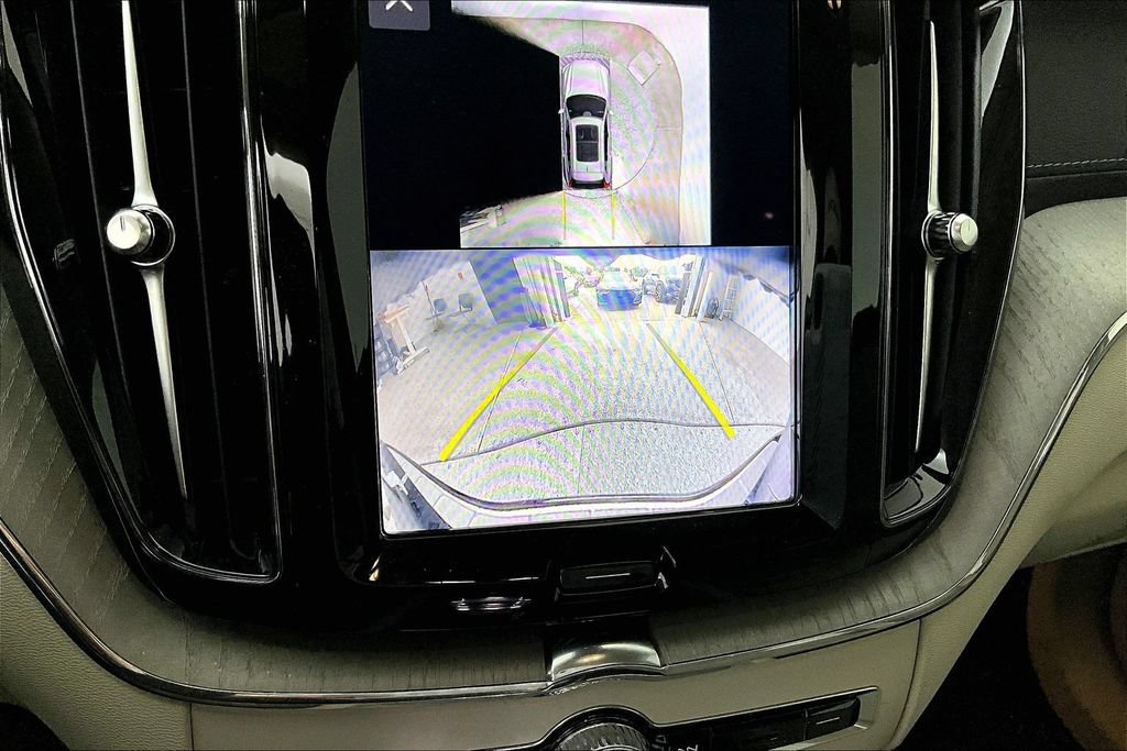 Certified 2024 Volvo XC60 B5 Ultimate w/ Protection Package Premier AWD/4WD image 29