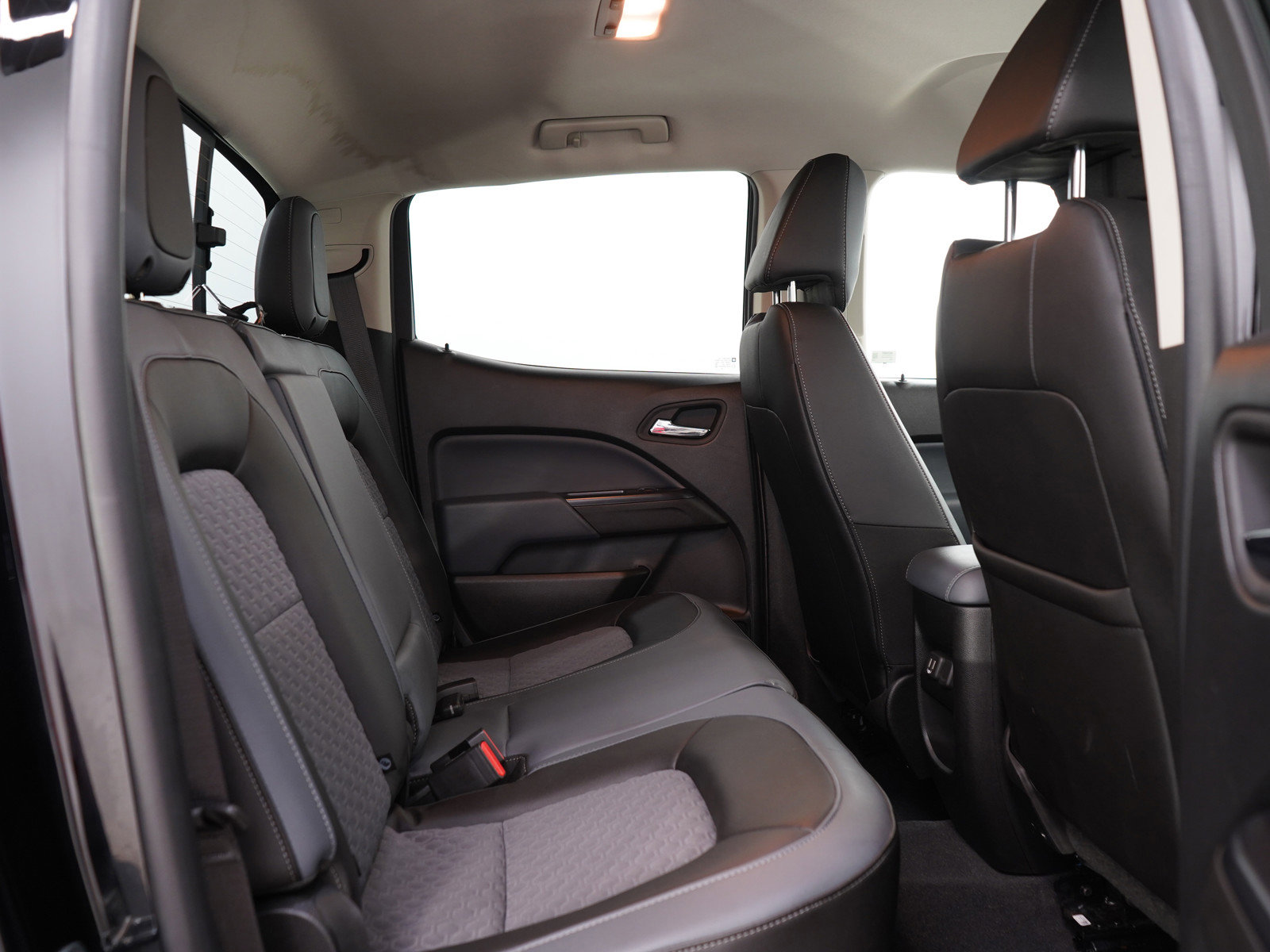 Used 2019 Chevrolet Colorado Z71 w/ Z71 Midnight Edition AWD/4WD image 14