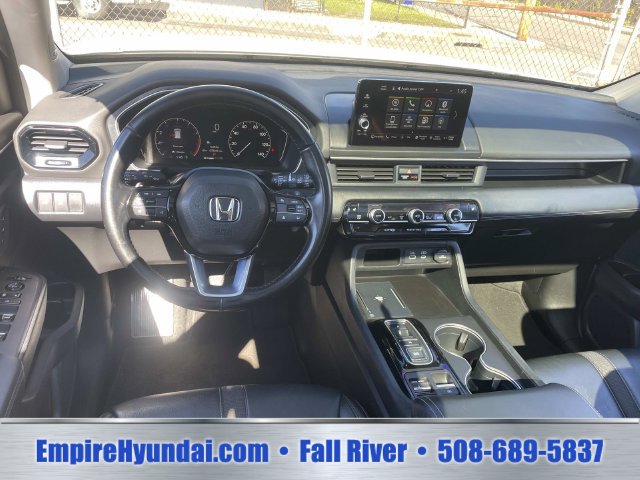Used 2023 Honda Pilot Touring image 11
