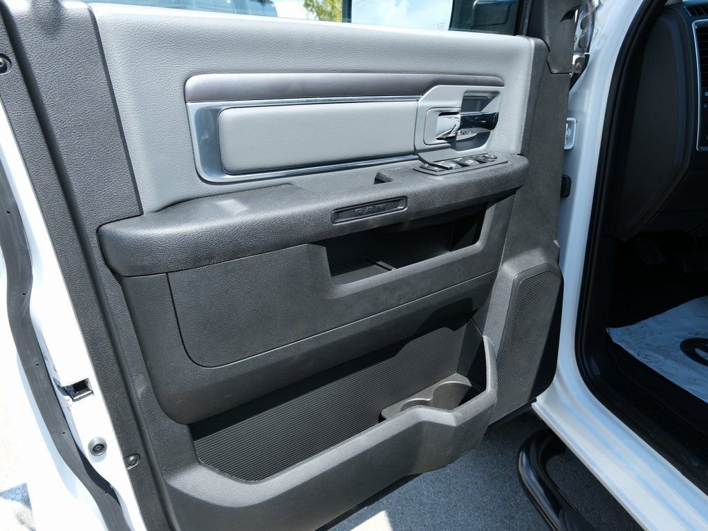 Used 2023 RAM 1500 Classic SLT AWD/4WD image 15
