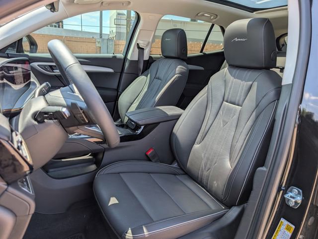 Used 2025 Buick Envision Avenir AWD/4WD image 25