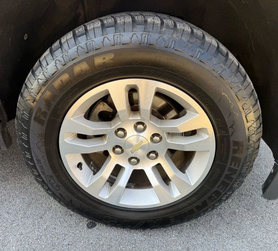 Used 2018 Chevrolet Suburban LT image 14