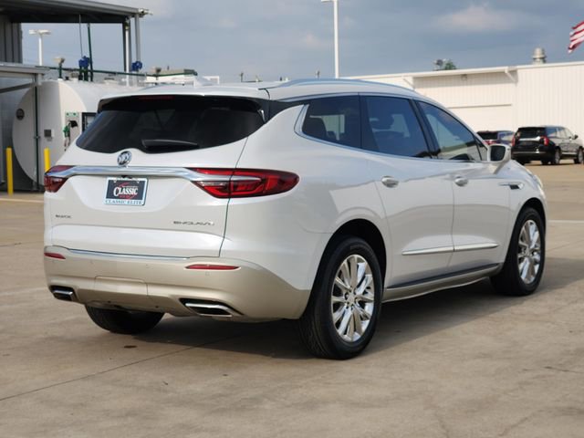 Used 2018 Buick Enclave Premium w/ LPO, Hit The Road Package FWD image 7