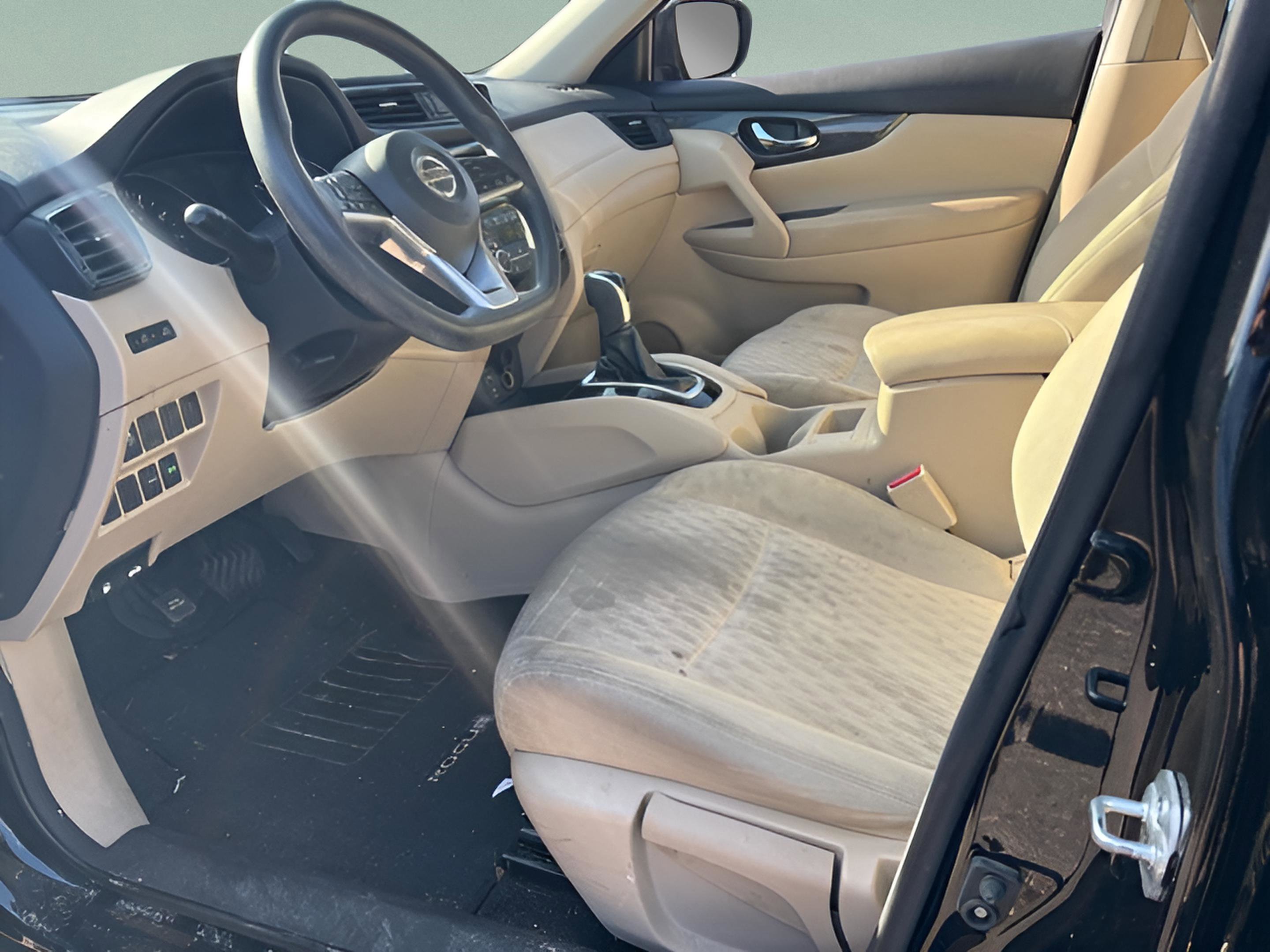 Used 2017 Nissan Rogue S image 11