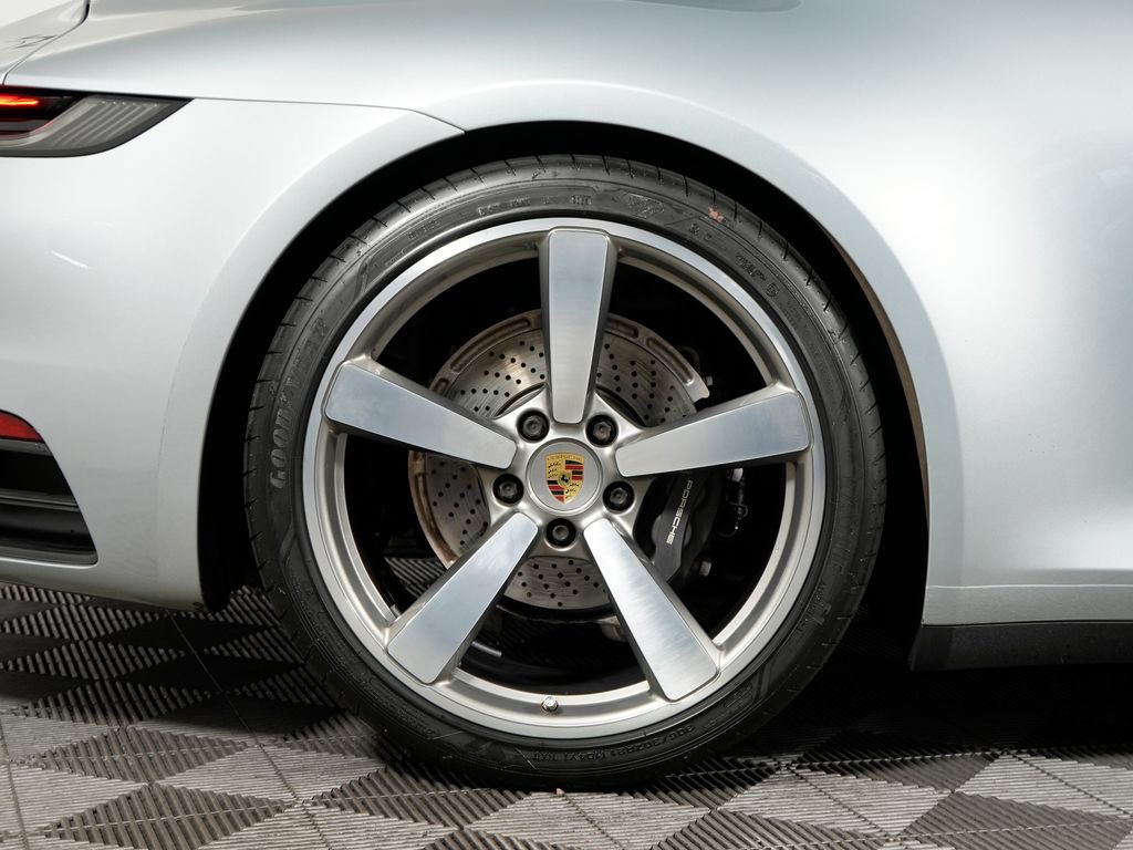 Certified 2022 Porsche 911 Carrera 4 AWD/4WD image 17