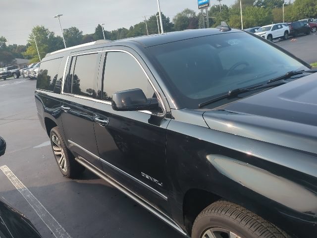 Used 2018 GMC Yukon XL Denali w/ Denali Ultimate Package AWD/4WD image 7