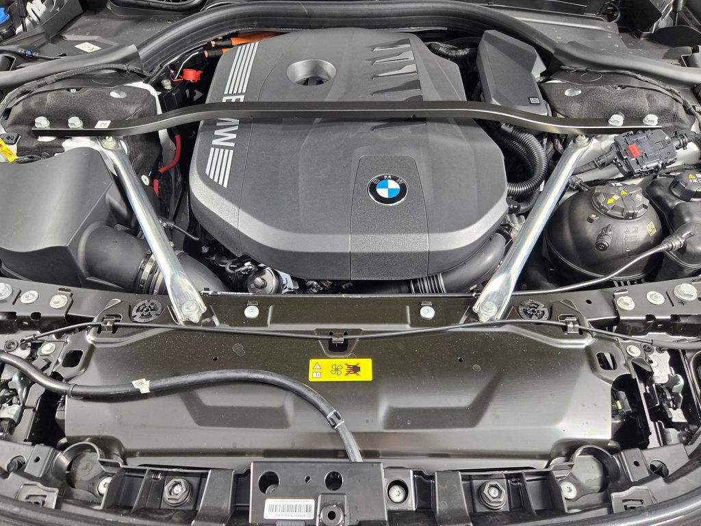 New 2026 BMW 750e xDrive image 12