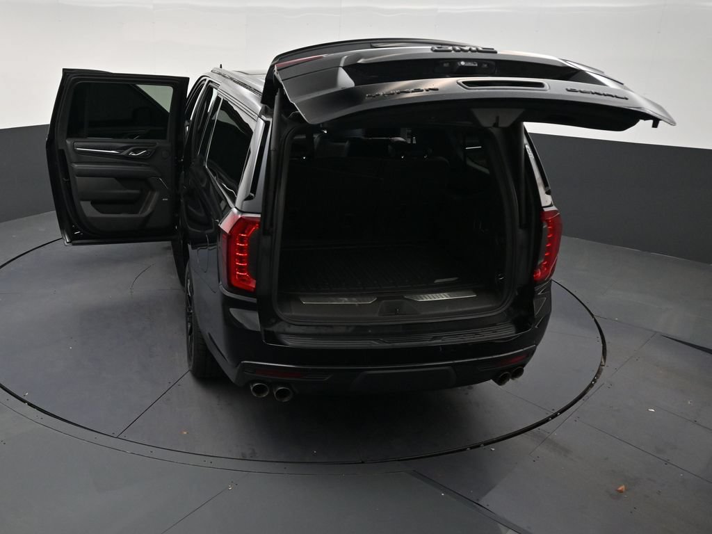 Used 2023 GMC Yukon XL Denali w/ Advanced Technology Package RWD image 32