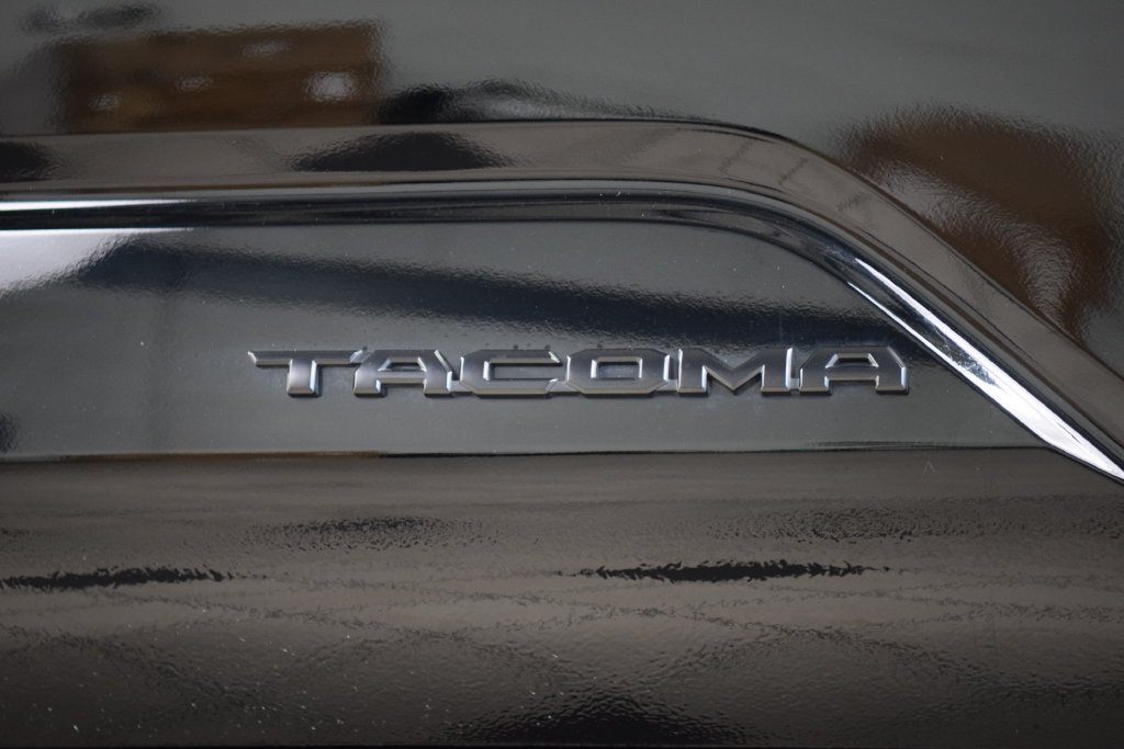 Used 2025 Toyota Tacoma TRD Sport AWD/4WD image 17