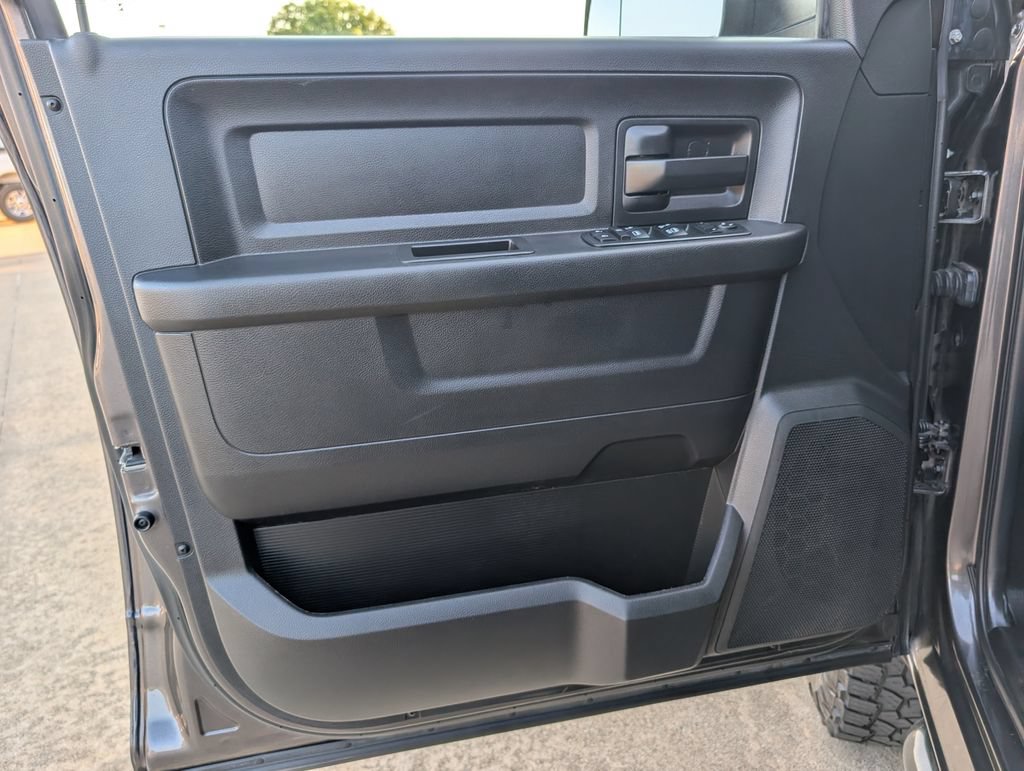 Used 2017 RAM 3500 Tradesman w/ Chrome Appearance Group AWD/4WD image 14