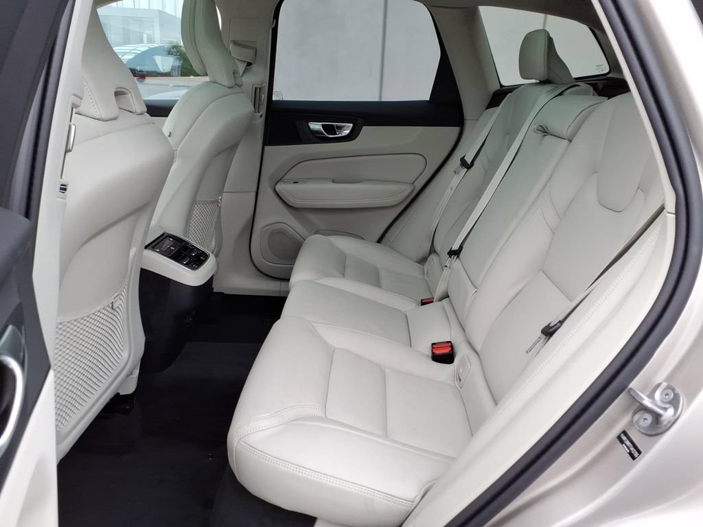 Certified 2026 Volvo XC60 B5 Ultra AWD/4WD image 8