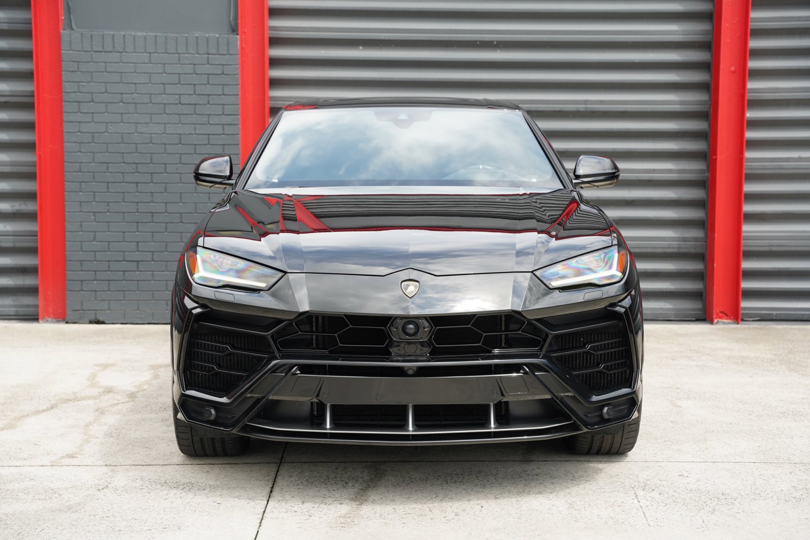 Used 2019 Lamborghini Urus AWD/4WD image 3