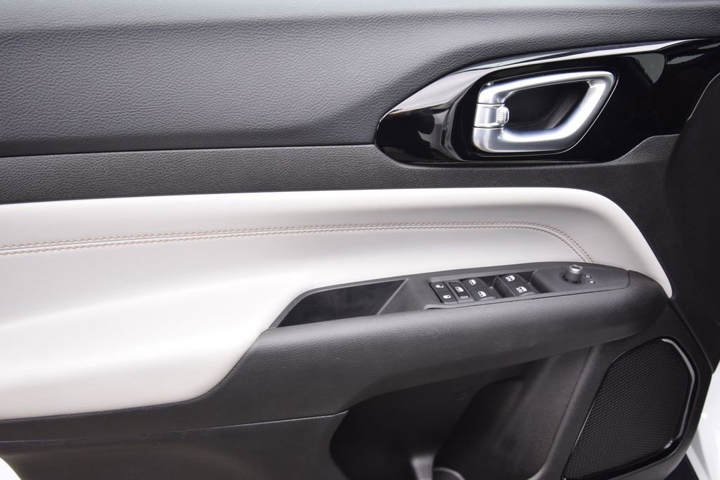 Used 2024 Jeep Compass Limited image 26