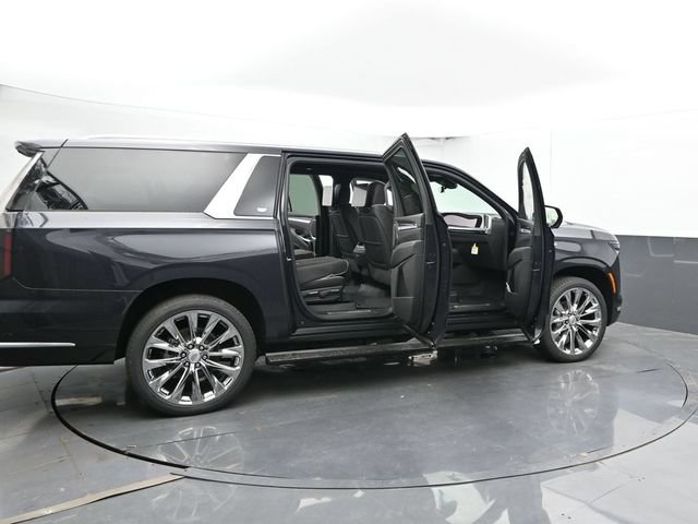 New 2026 Cadillac Escalade ESV Luxury w/ LPO, Radiant Package AWD/4WD image 50