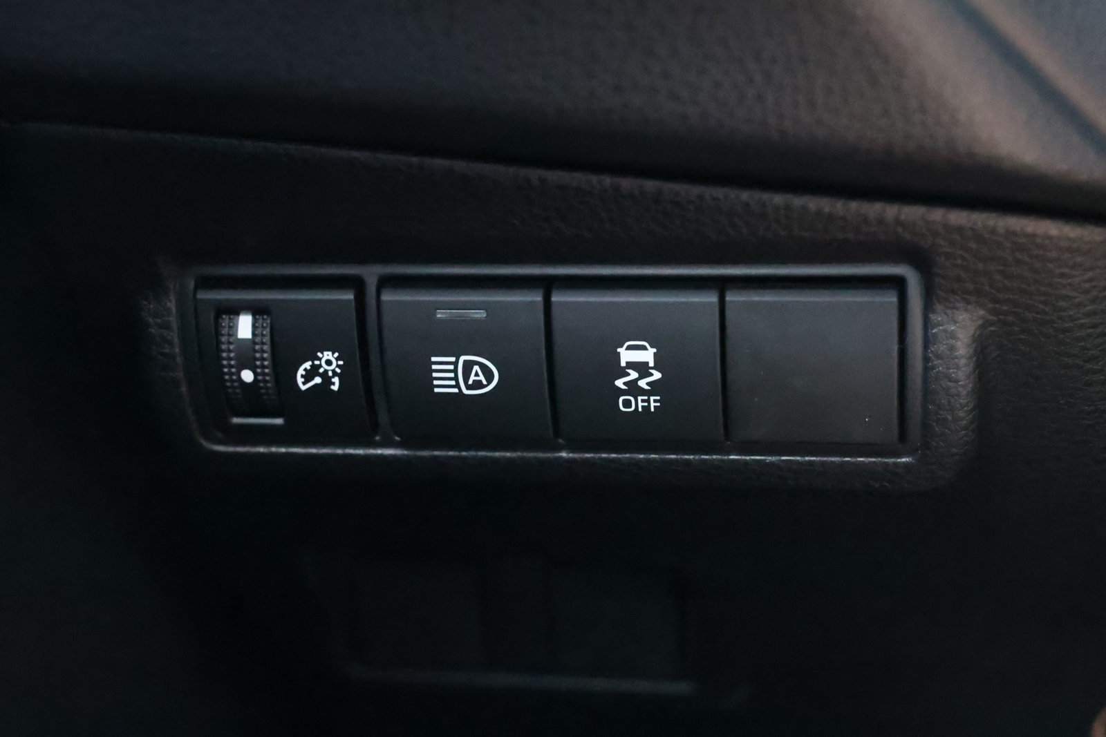 Used 2026 Toyota Corolla Cross LE FWD image 23