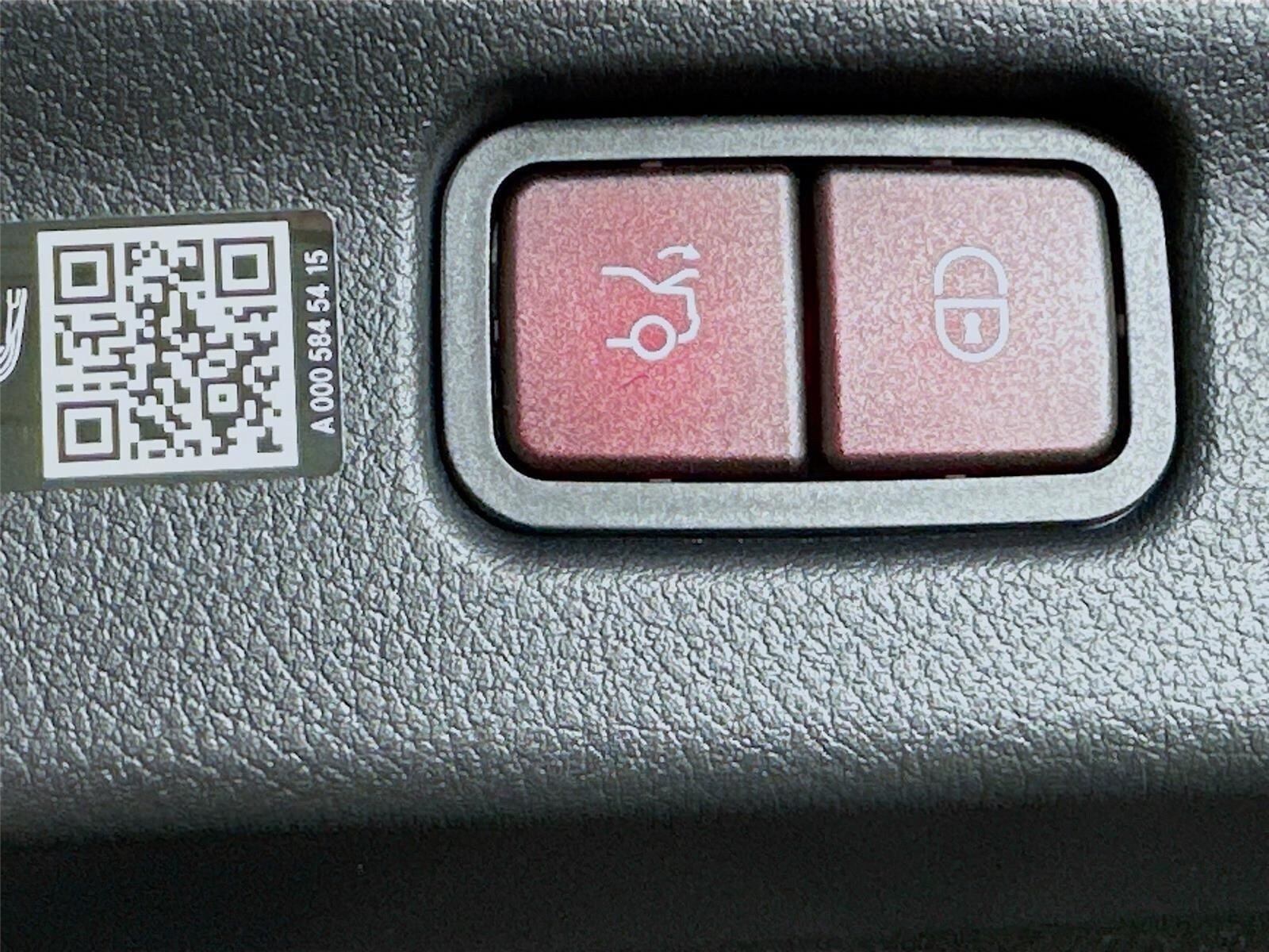 Certified 2026 Mercedes-Benz C 300 4MATIC Sedan image 34