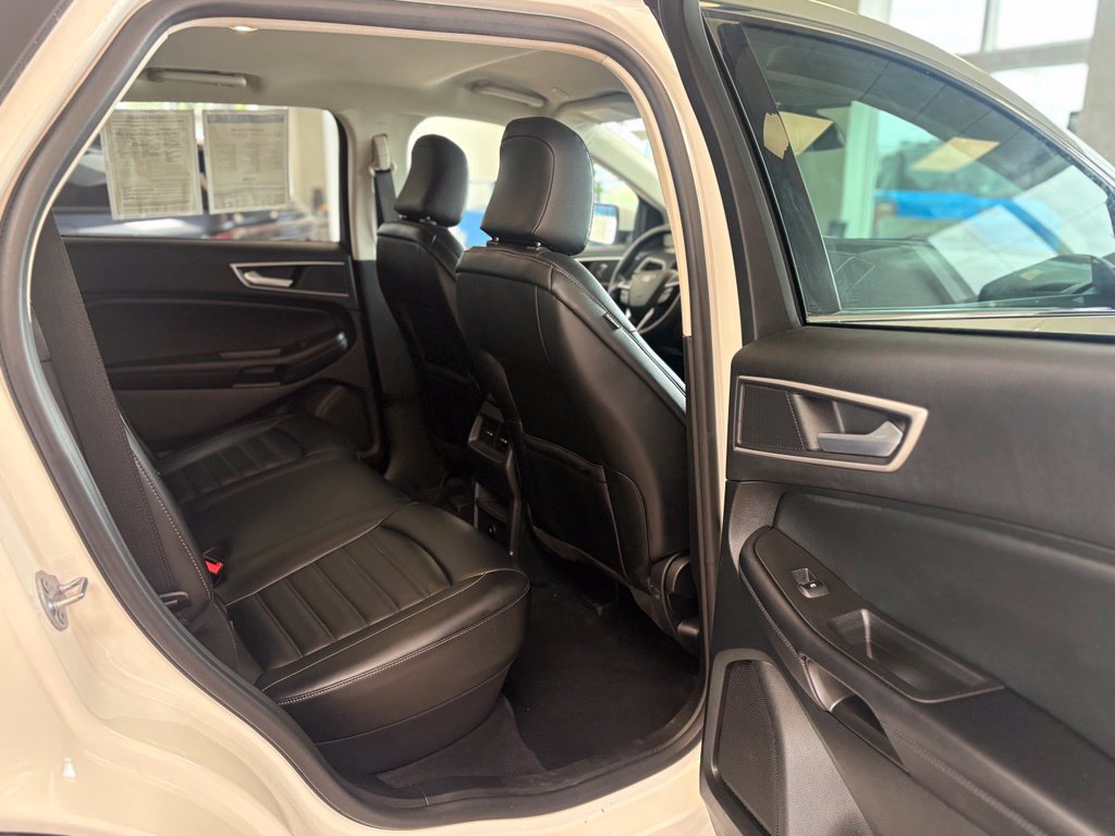 Used 2023 Ford Edge SEL AWD/4WD image 30