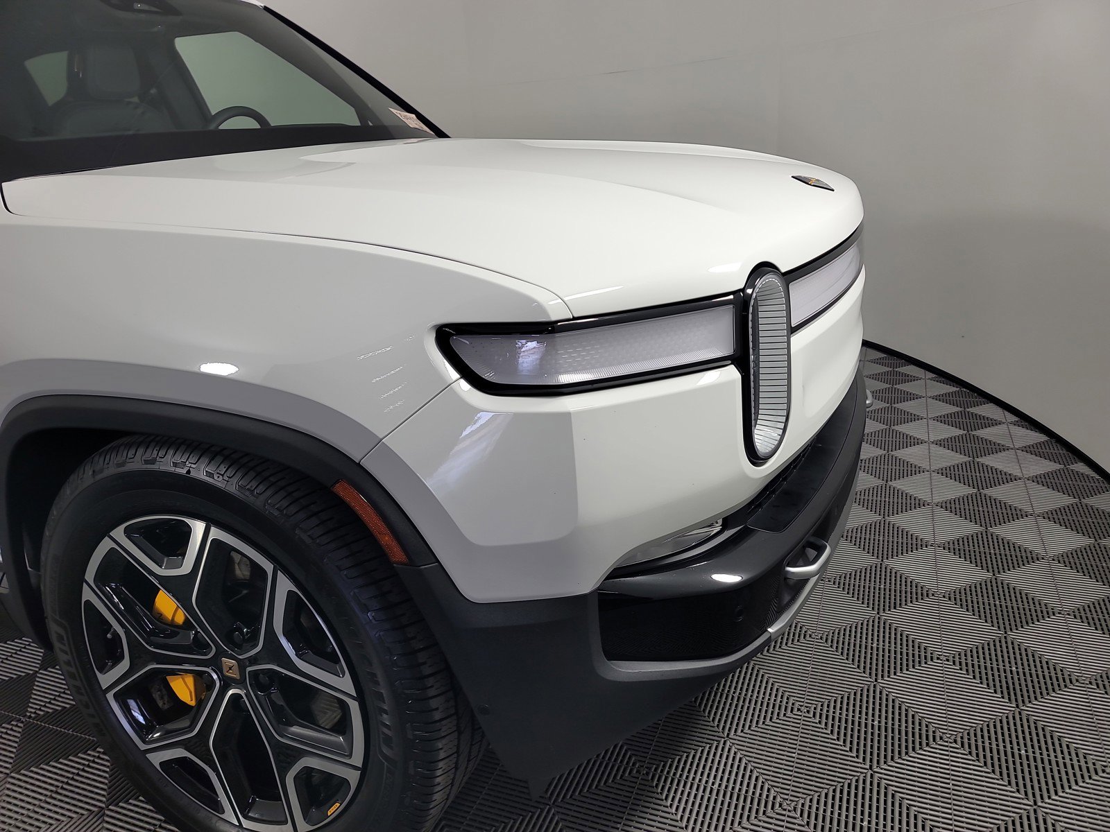 Used 2022 Rivian R1T Adventure image 36