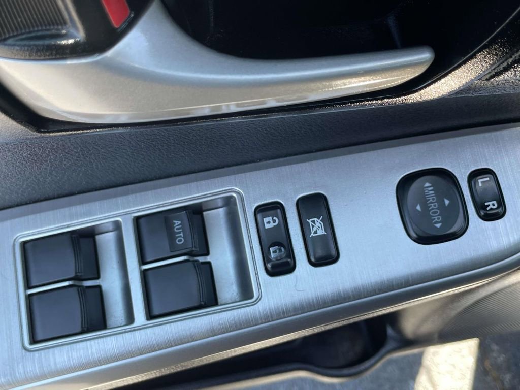 Used 2014 Toyota Camry SE image 22