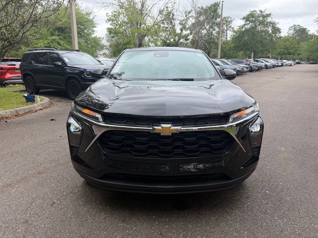 Used 2024 Chevrolet Trax LS image 2