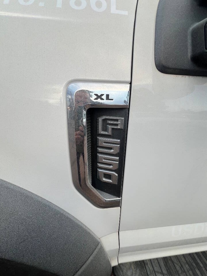 Used 2017 Ford F550 4x4 Crew Cab Super Duty image 24