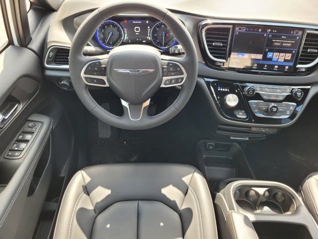 New 2026 Chrysler Voyager LX FWD image 15