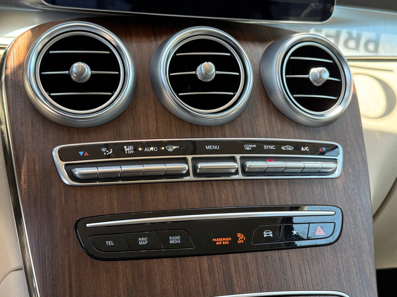 Used 2022 Mercedes-Benz GLC 300 image 35