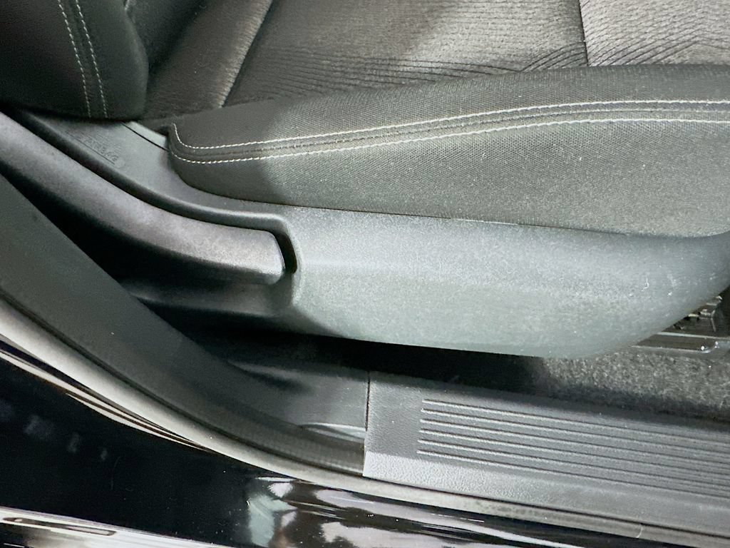 Used 2025 Nissan Rogue SV FWD image 21