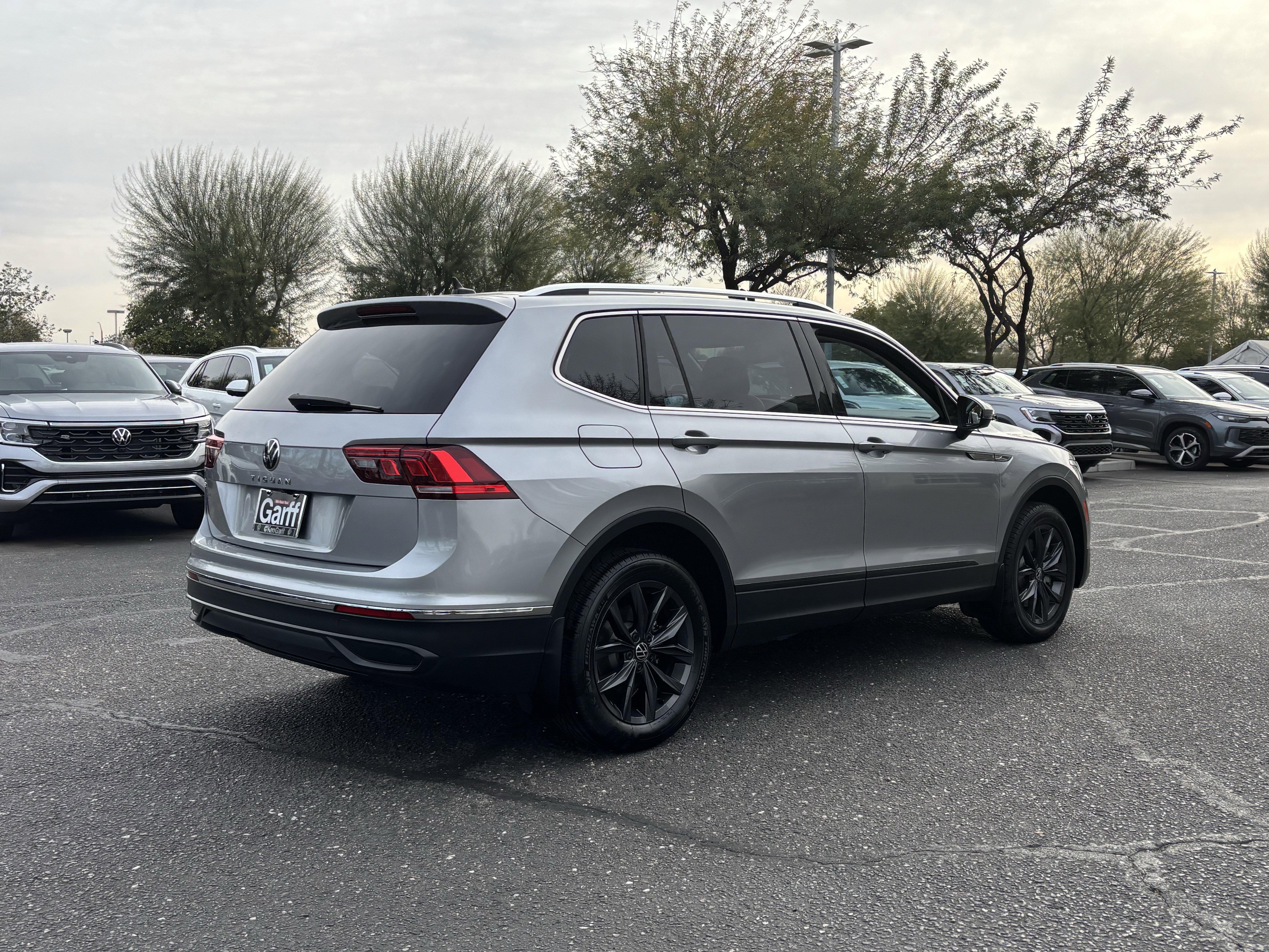 Used 2022 Volkswagen Tiguan SE image 4