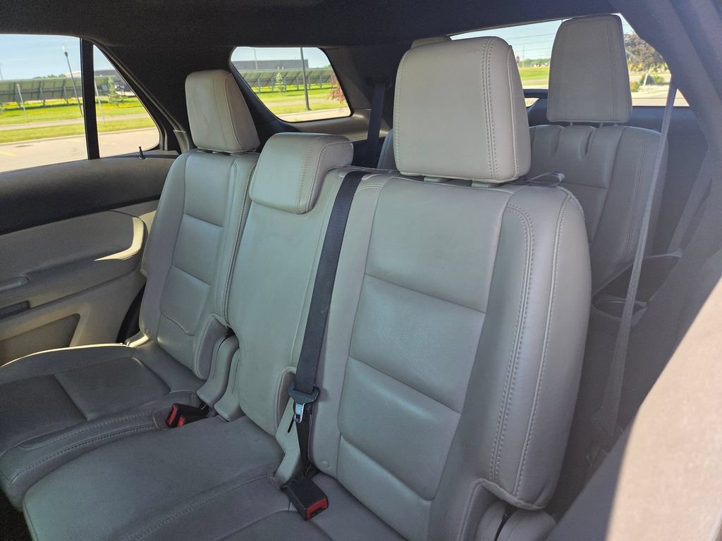 Used 2013 Ford Explorer XLT AWD/4WD image 46
