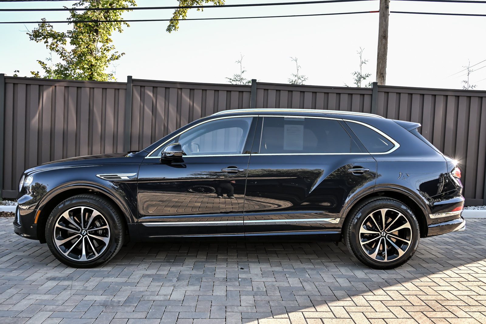 Certified 2023 Bentley Bentayga Extended Wheelbase AWD/4WD image 10
