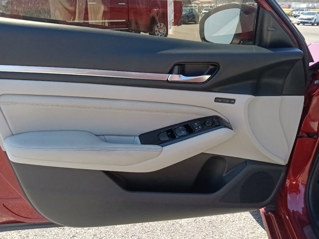 Used 2022 Nissan Altima 2.5 Platinum image 11