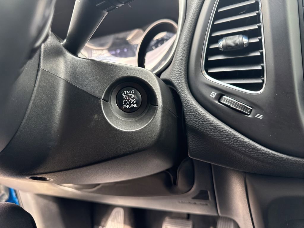 Used 2018 Jeep Compass Latitude w/ Cold Weather Group image 29