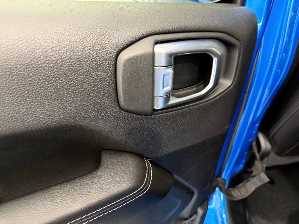 Used 2021 Jeep Gladiator Overland w/ Uconnect 4C Nav & Sound Group image 21