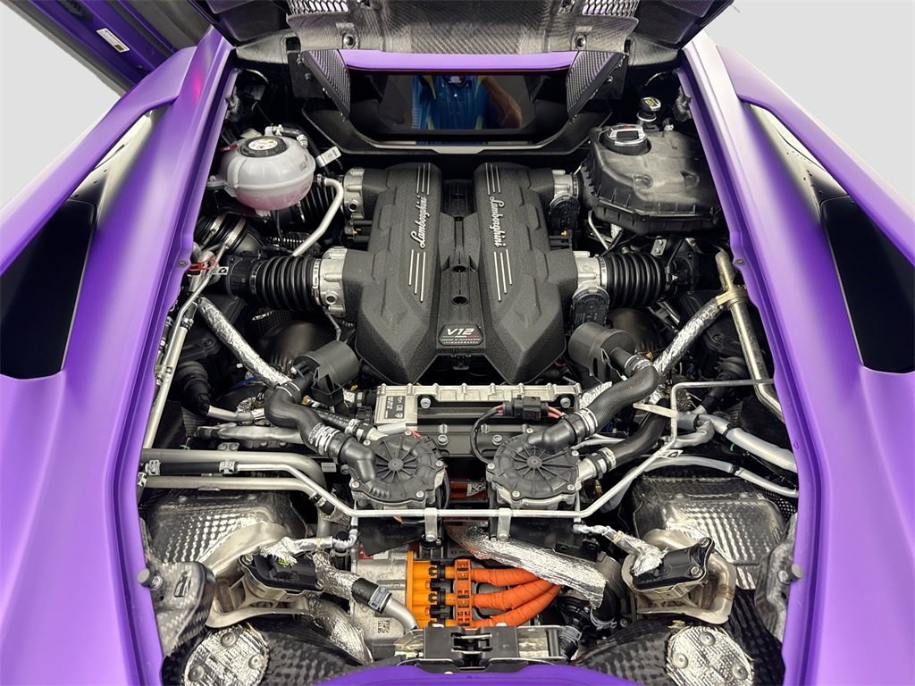 Used 2024 Lamborghini Revuelto image 32