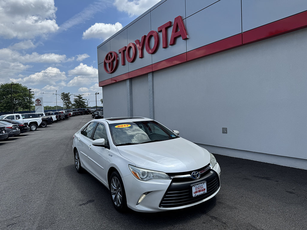 Certified 2017 Toyota Camry XLE w/ Moonroof Package