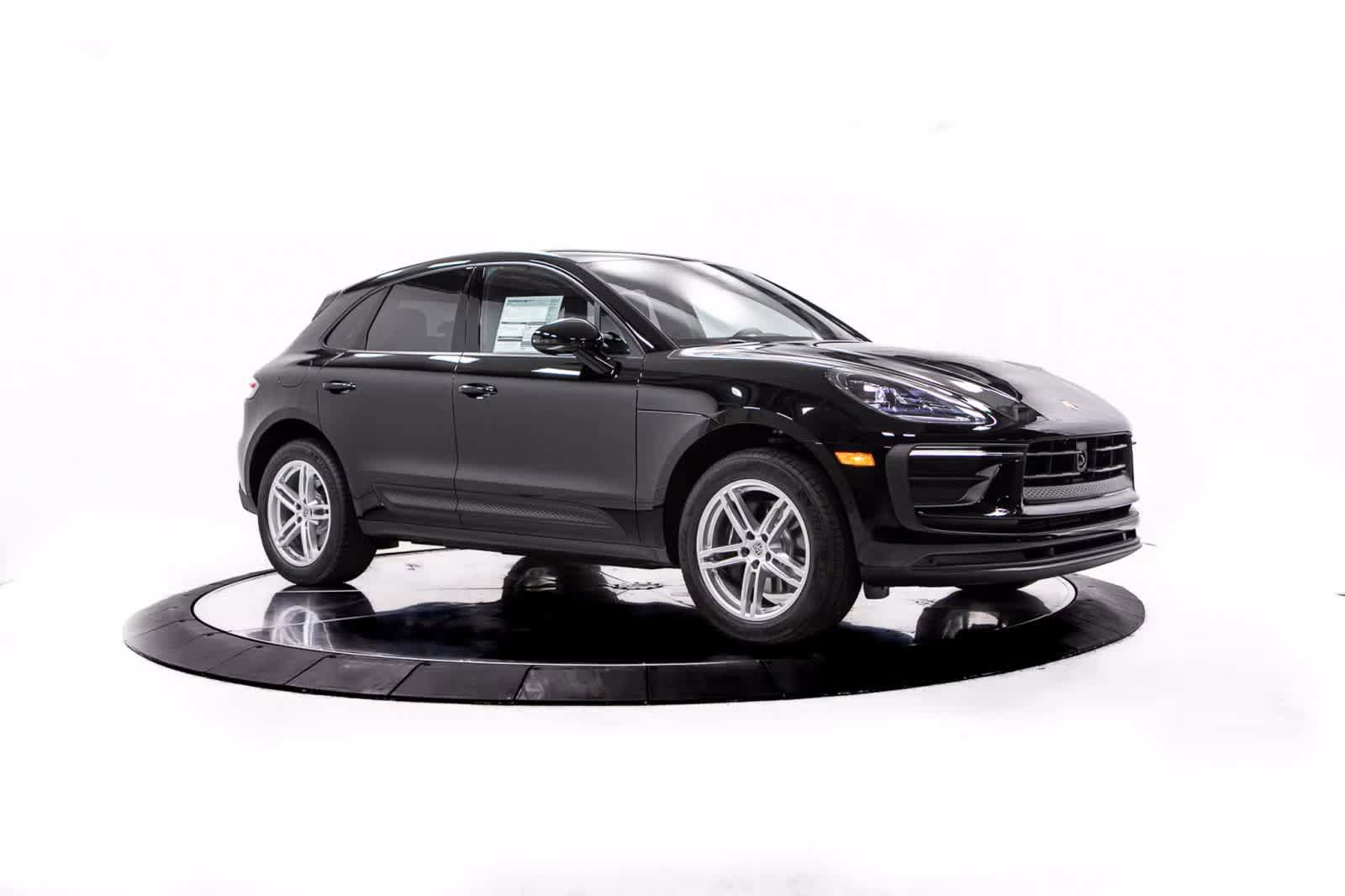 Certified 2026 Porsche Macan AWD/4WD image 9