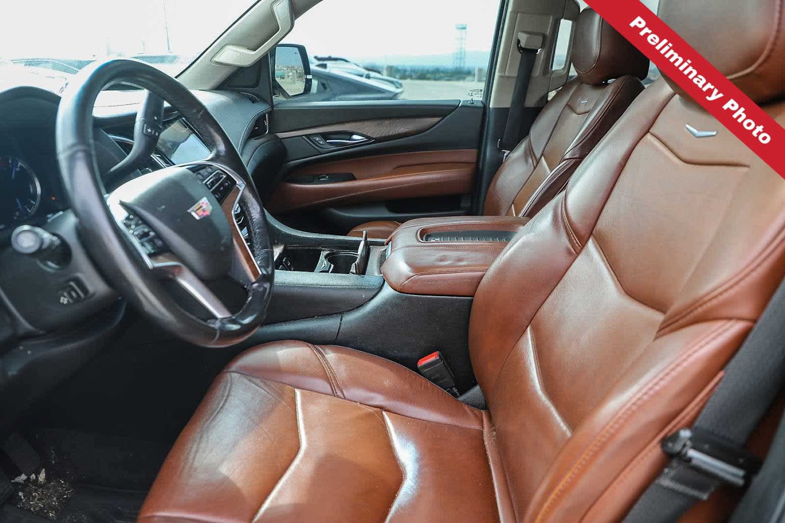 Used 2018 Cadillac Escalade Premium Luxury AWD/4WD image 18