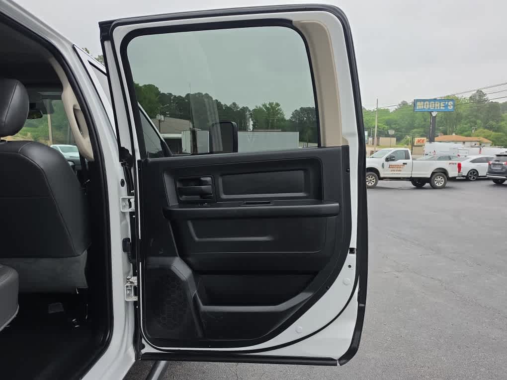Used 2015 RAM 5500 Tradesman w/ Ambulance Prep Group RWD image 27