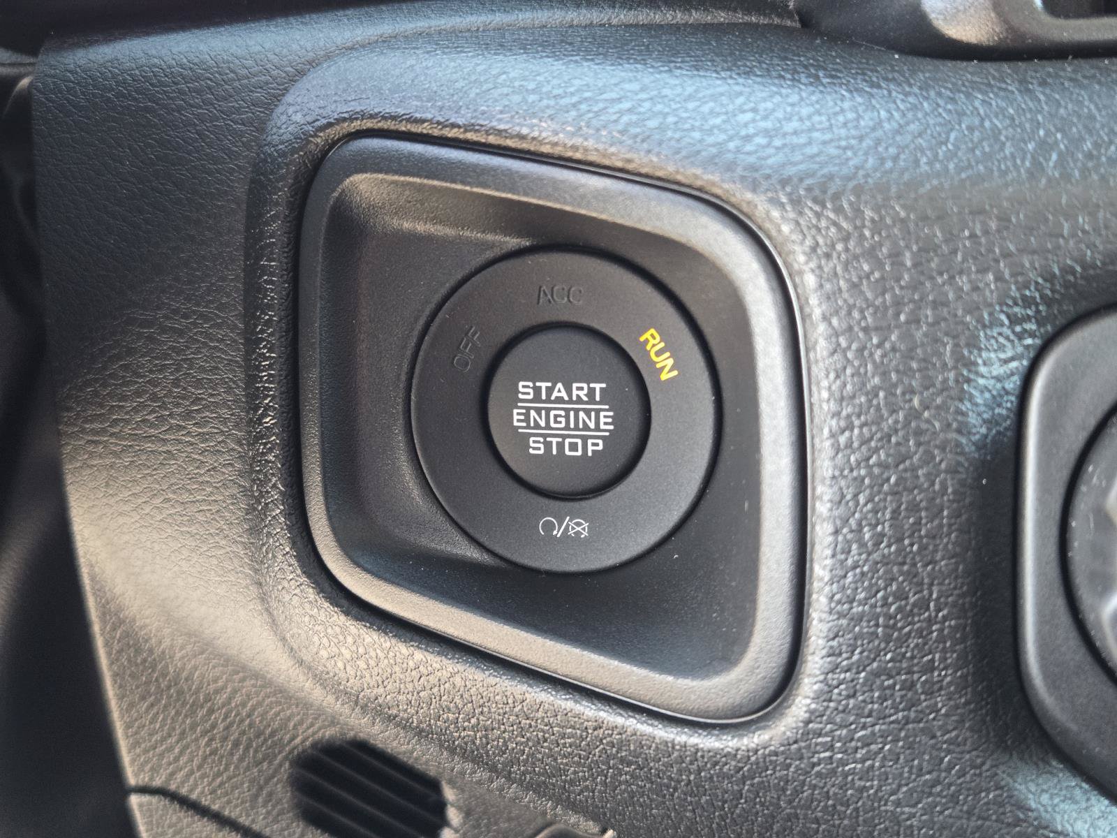 New 2026 Jeep Gladiator Sport AWD/4WD image 13