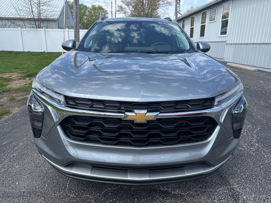 New 2026 Chevrolet Trax LT FWD image 2